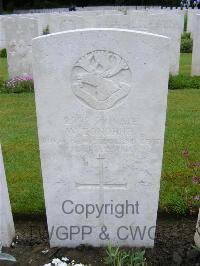 Etaples Military Cemetery - Donohue, William